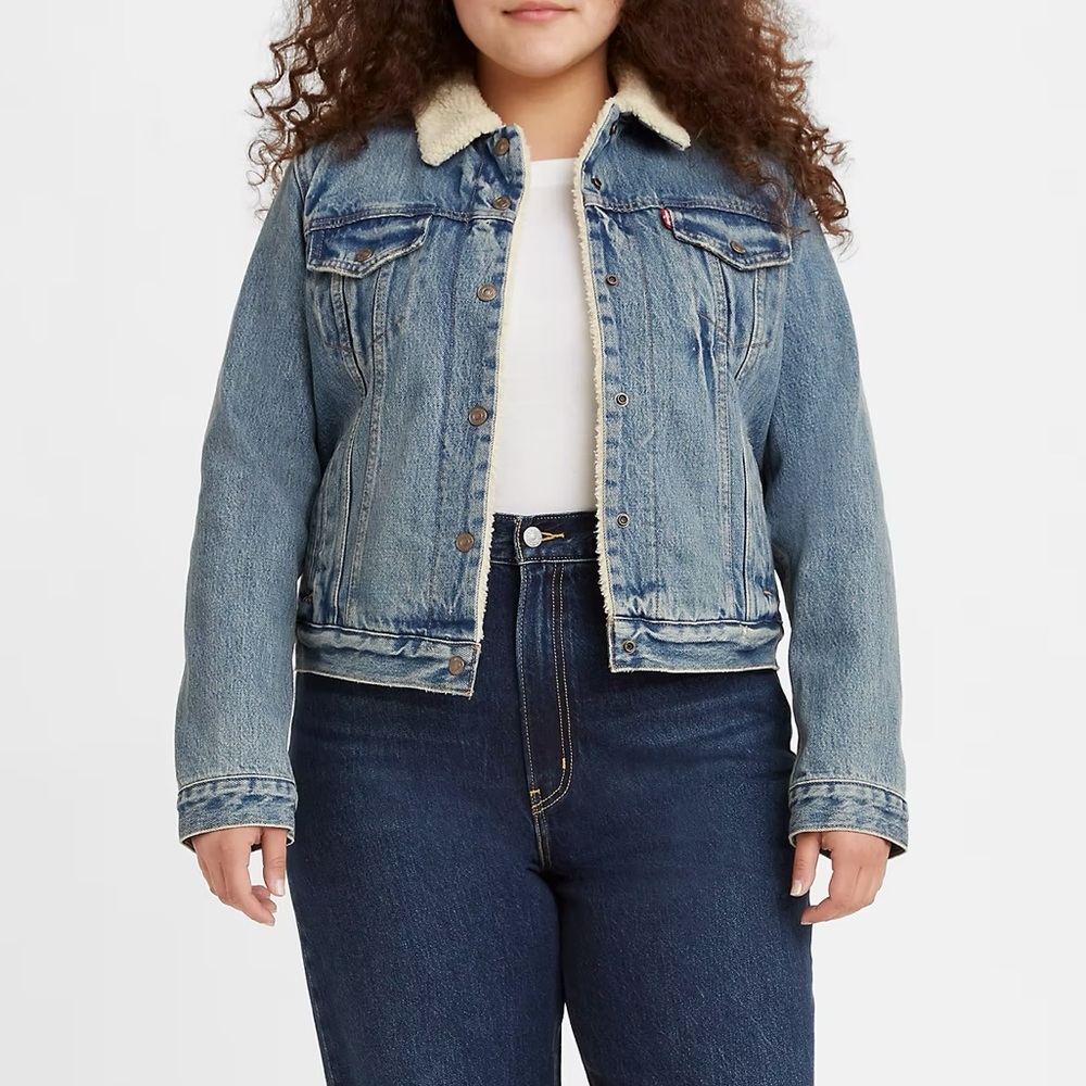 Levis Original Sherpa Trucker Jacket in Medium Wash